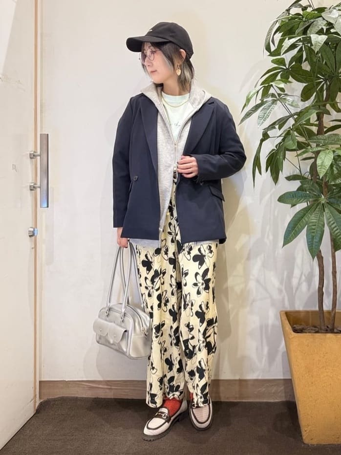 misakiさんの「SHOO･LA･RUE｜【洗濯機可/イージーケア/UV】オンオフ使える　ゆったりダブルジャケット」を使ったコーディネート
