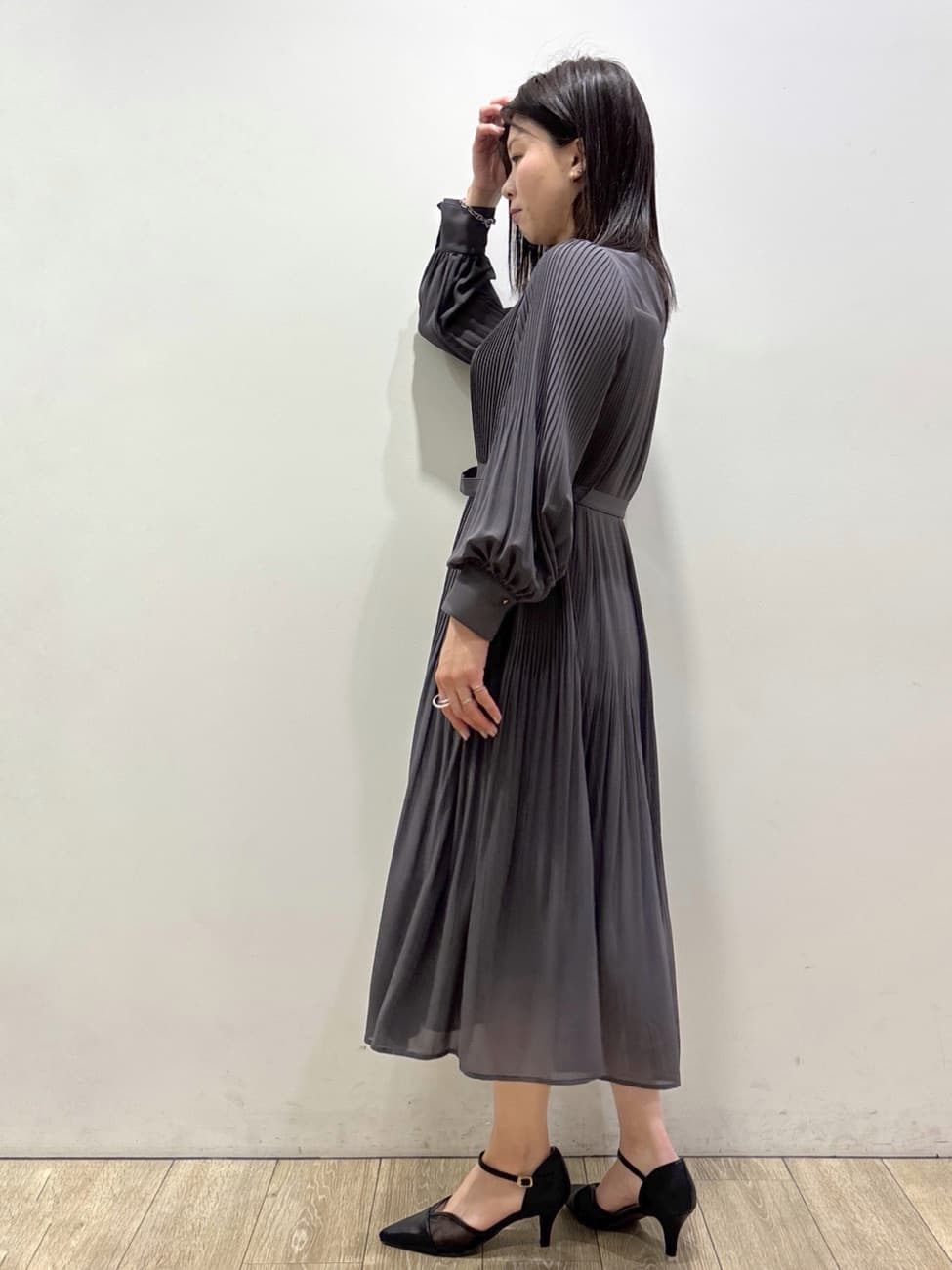 mameさんの「index｜キャンディスリーブショートトレンチコート【洗濯機OK／撥水／防花粉】《5col》」を使ったコーディネート