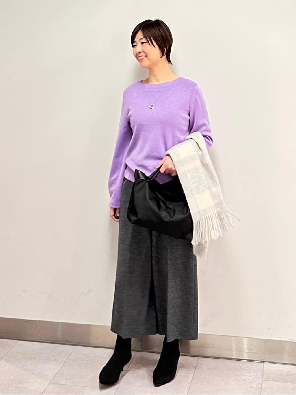 みなこさんの「UNTITLED｜【きれいめ/洗える】ラメ入りワイドボートネックニット」を使ったコーディネート