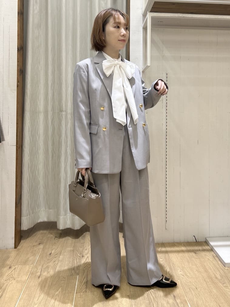 ga_riさんの「THE SHOP TK｜【通勤にもデイリーにも】CAVIAN 金ボタンダブルブレストジャケット」を使ったコーディネート