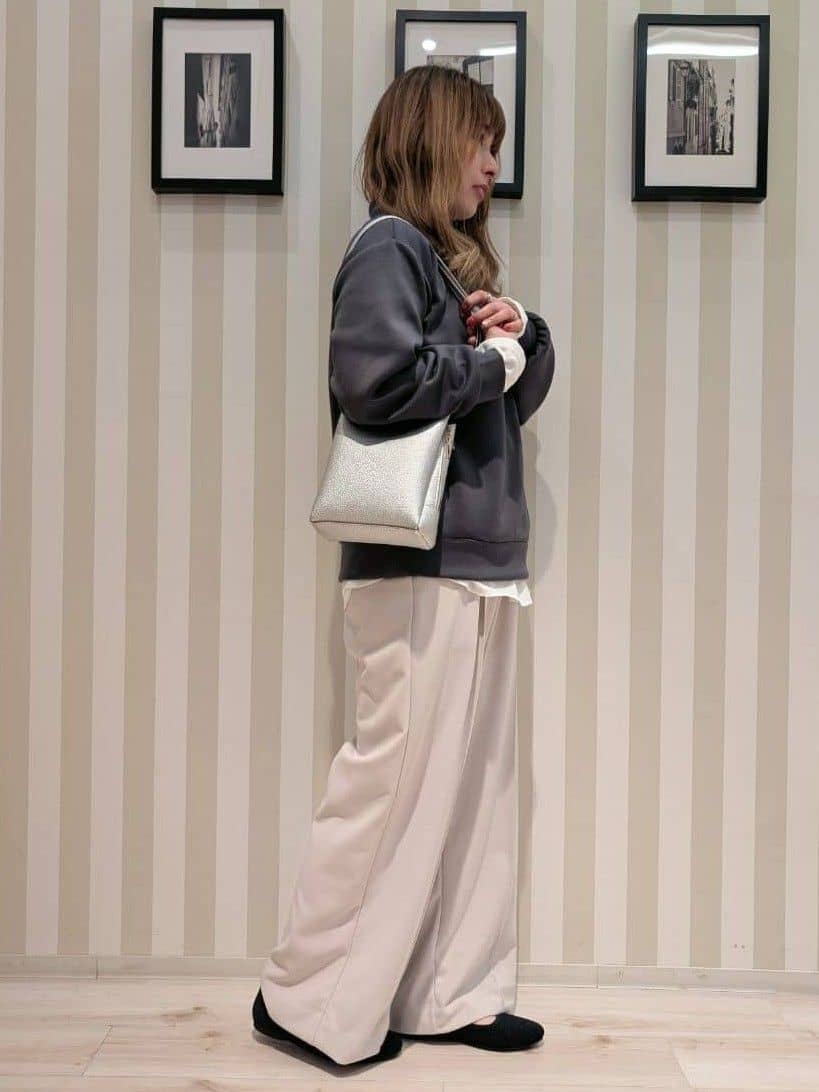 otaさんの「SHOO･LA･RUE｜もちさらなめらかタッチ 大人が楽を叶える、パーカ風トップス」を使ったコーディネート