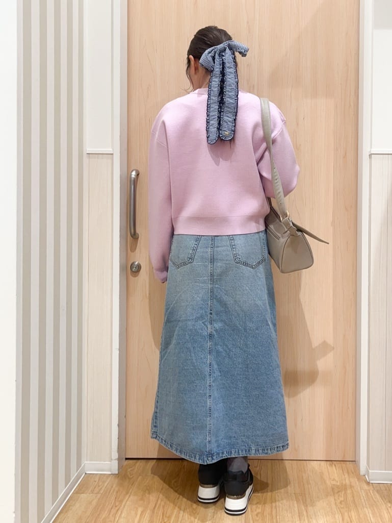 natsumiさんの「SHOO･LA･RUE｜【洗濯機可/S-LL】1枚でも羽織りでも 華やか上品カーデ」を使ったコーディネート