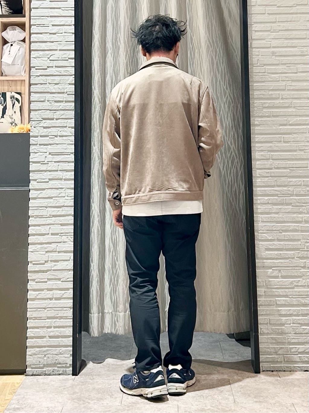 KENJI Iさんの「THE SHOP TK｜ダンボール ステッチ切替デザイン 長袖Tシャツ 洗濯機OK」を使ったコーディネート