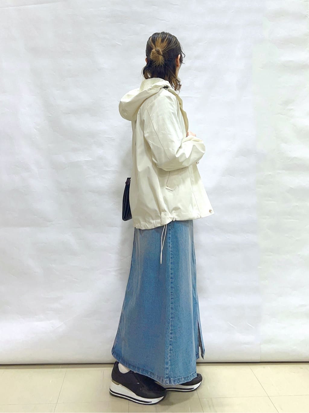 まっつんさんの「SHOO･LA･RUE｜【SHOO・LA・RUE DENIM】シンプルだから使いやすい Aラインスカート」を使ったコーディネート