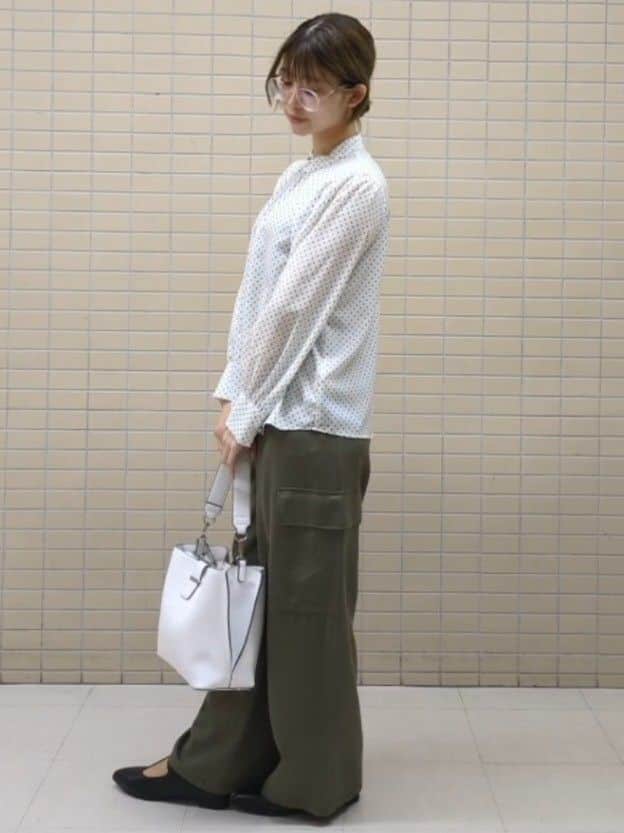 ひまりさんの「Reflect｜ストレートワイドカーゴパンツ」を使ったコーディネート