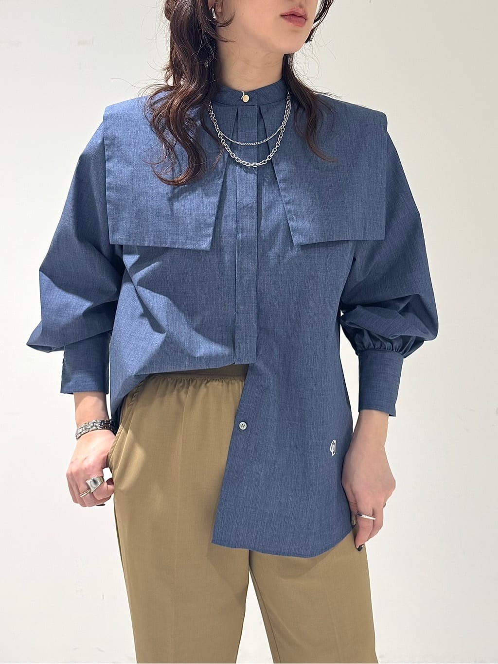 そんさんの「INDIVI｜ビッグカラーシャツ」を使ったコーディネート