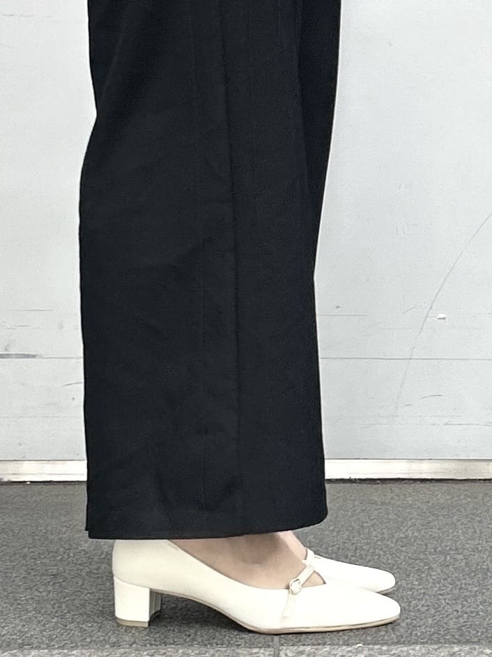 machikoさんの「ESPERANZA｜ベルトポインテッドパンプス」を使ったコーディネート