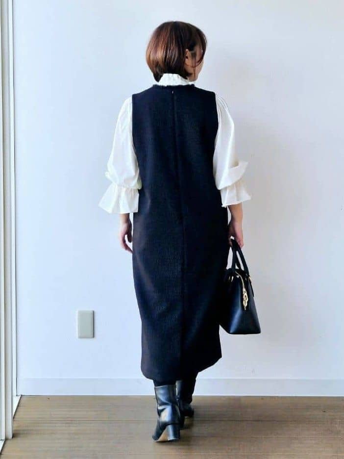 やじまさんの「UNTITLED｜【洗える/細見え】ツイード ジャンパースカート」を使ったコーディネート