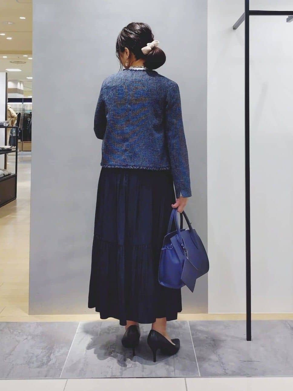TOMOMIさんの「INDIVI｜【洗える】ラッフルサテンブラウス」を使ったコーディネート