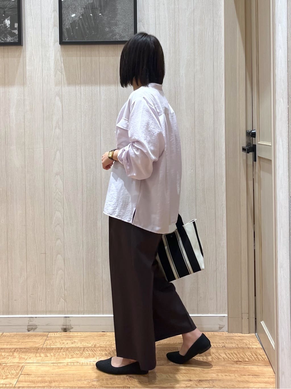 shirayuuuさんの「SHOO･LA･RUE｜【UV/抗菌防臭/洗濯機可】小さめロゴの大人スムースロンT」を使ったコーディネート