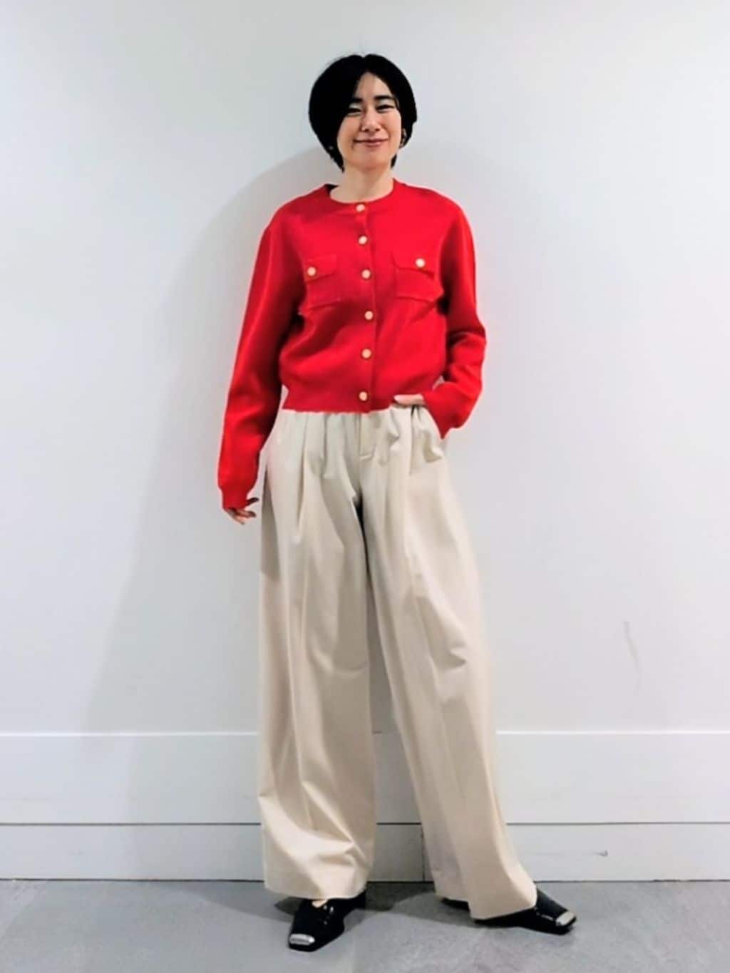 ミズタさんの「UNTITLED｜【洗える/ウエスト後ろゴム】ウール混　タックワイドパンツ」を使ったコーディネート