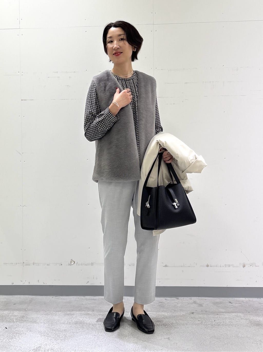 yuriさんの「INDIVI｜【洗える／裏起毛】ストレッチウォームパンツ」を使ったコーディネート