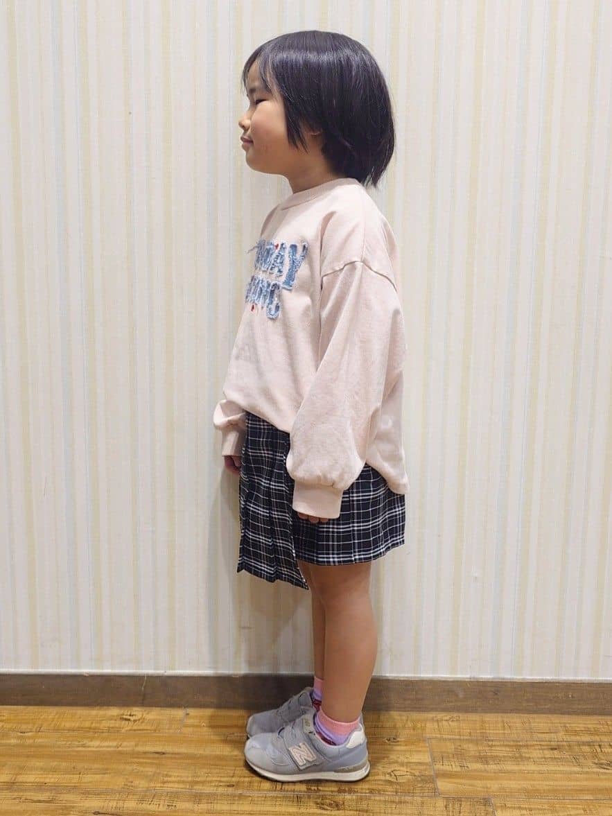 Yuiさんの「SHOO･LA･RUE｜【100-150cm】デニムロゴデザインロンT」を使ったコーディネート