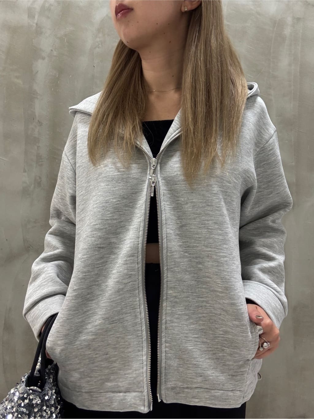 minaさんの「grove｜カットツイルタックナロースカート」を使ったコーディネート
