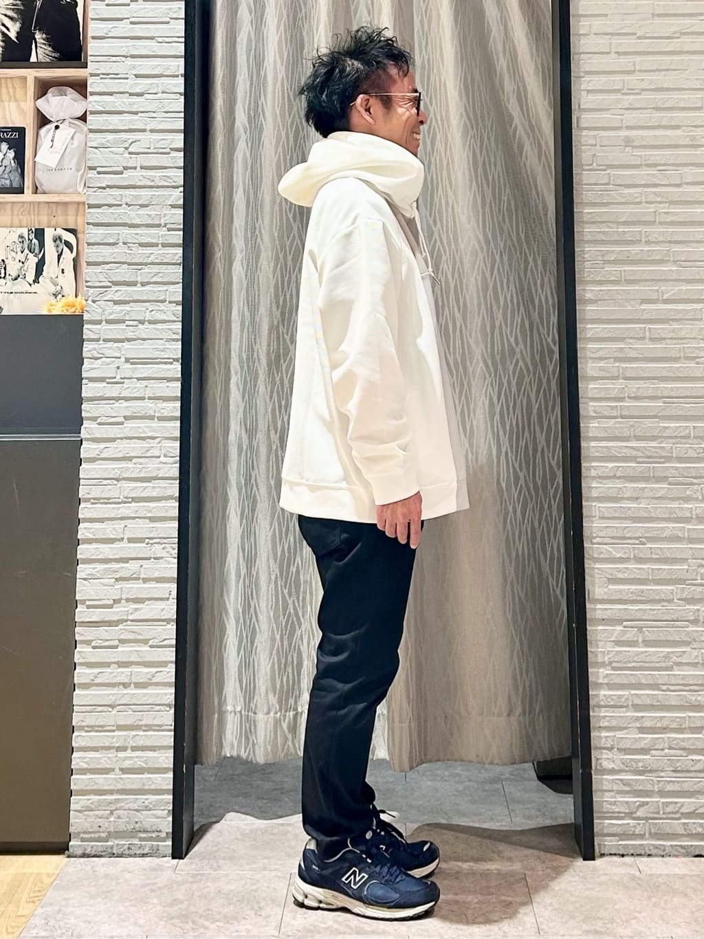 KENJI Iさんの「THE SHOP TK｜【大人の為の絶妙バランス】パネル切替パーカ 濯機機OK」を使ったコーディネート