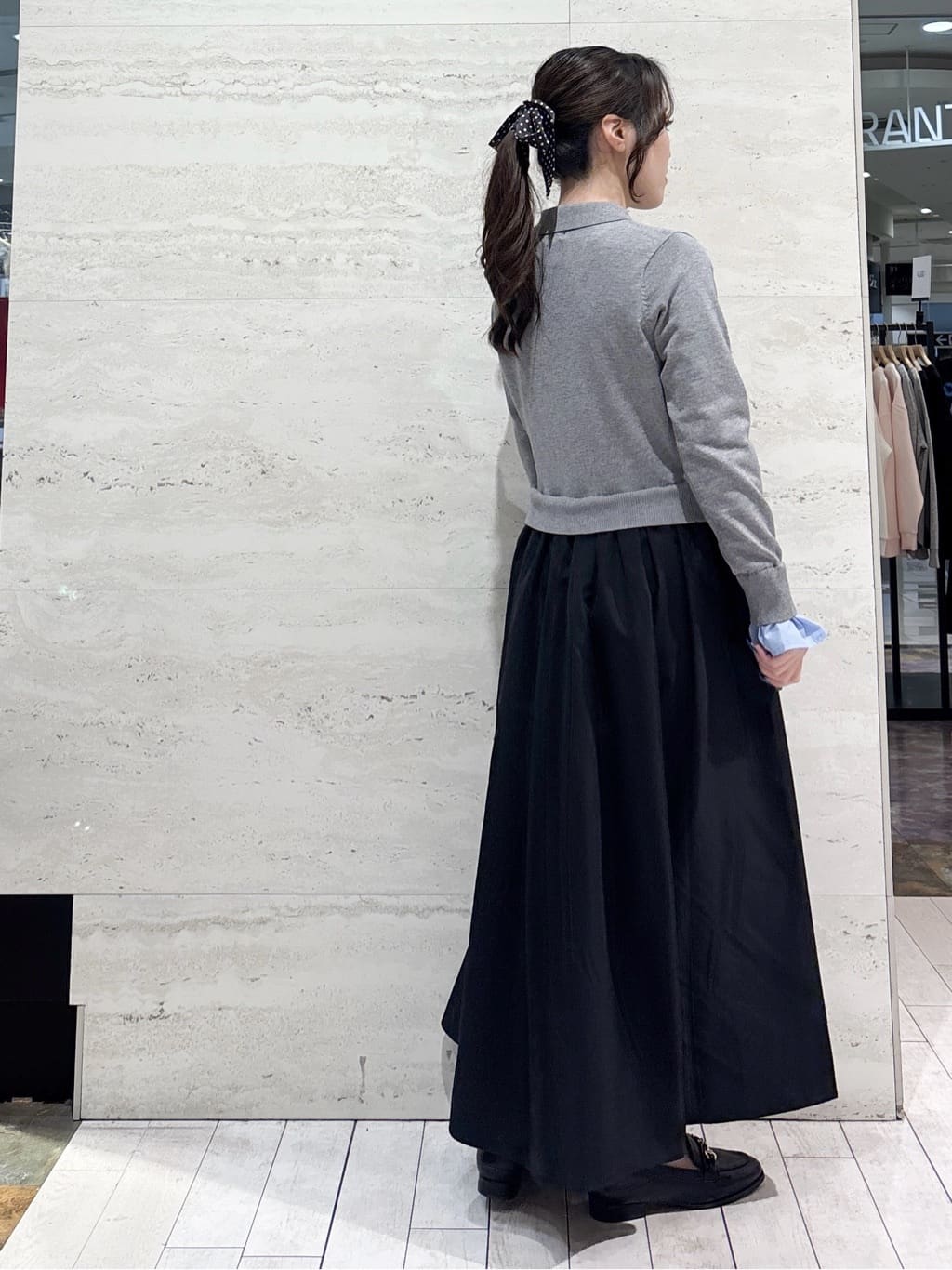 かほさんの「OPAQUE.CLIP｜ポロ襟ニットドッキングフレアワンピース【洗濯機OK】」を使ったコーディネート