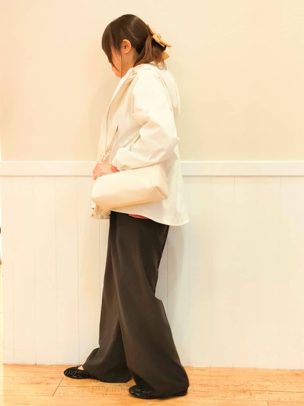 NMさんの「SHOO･LA･RUE｜【高レビュー/洗濯機可/S-LL】さらに軽くなった スポンディッシュ裾フェイクトップス」を使ったコーディネート