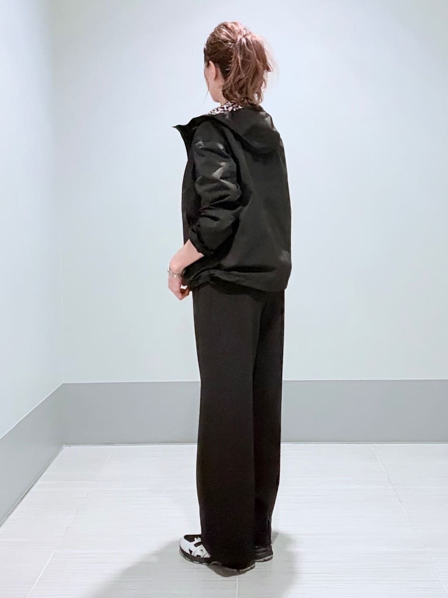 Yamaさんの「DRESSTERIOR｜【ウォッシャブル/撥水素材】撥水ツイル マウンテンパーカー」を使ったコーディネート