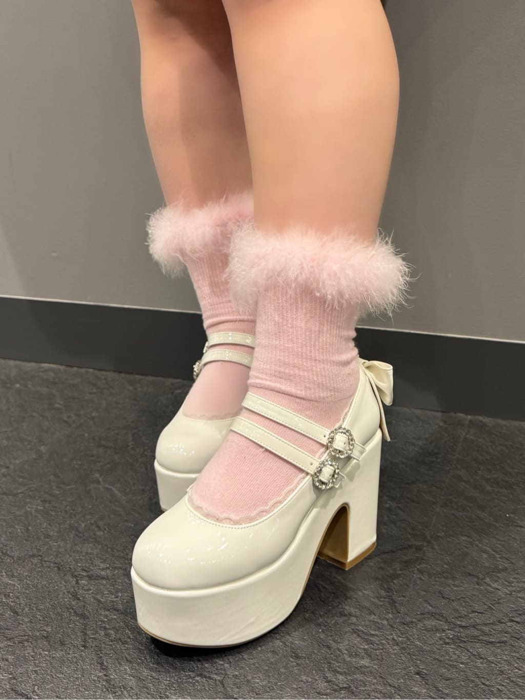 sayakaさんの「ESPERANZA｜厚底バックリボンパンプス」を使ったコーディネート