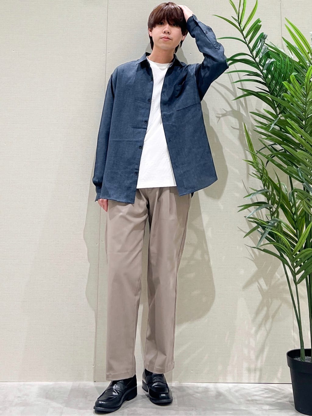 SHI-MAさんの「THE SHOP TK｜【LINO FINE】リネンライク 長袖シャツ UVカット/イージーケア/吸水速乾/洗濯機OK」を使ったコーディネート