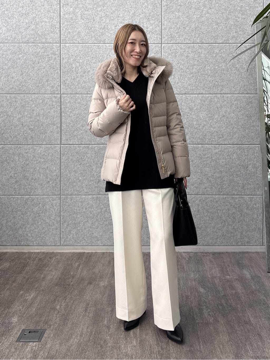 kotakiさんの「INDIVI｜【名品／撥水／抗菌防臭】ショート丈リサイクルダウンコート」を使ったコーディネート