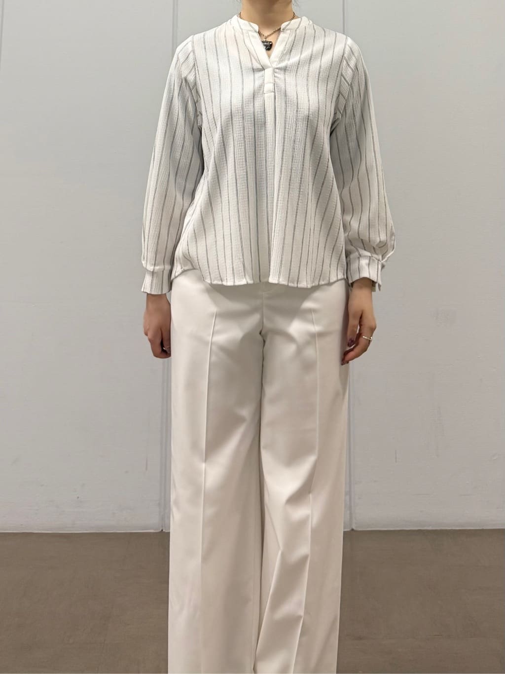 mizukiさんの「INDIVI｜【花粉付着防止／撥水／UVケア】名品トレンチコート」を使ったコーディネート