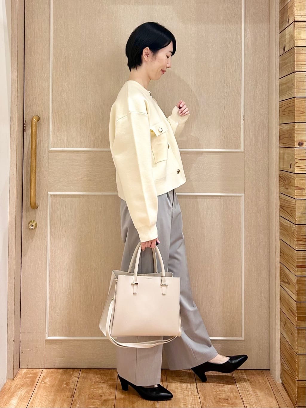 ちぐささんの「SHOO･LA･RUE｜【洗濯機可/S-LL】1枚でも羽織りでも 華やか上品カーデ」を使ったコーディネート