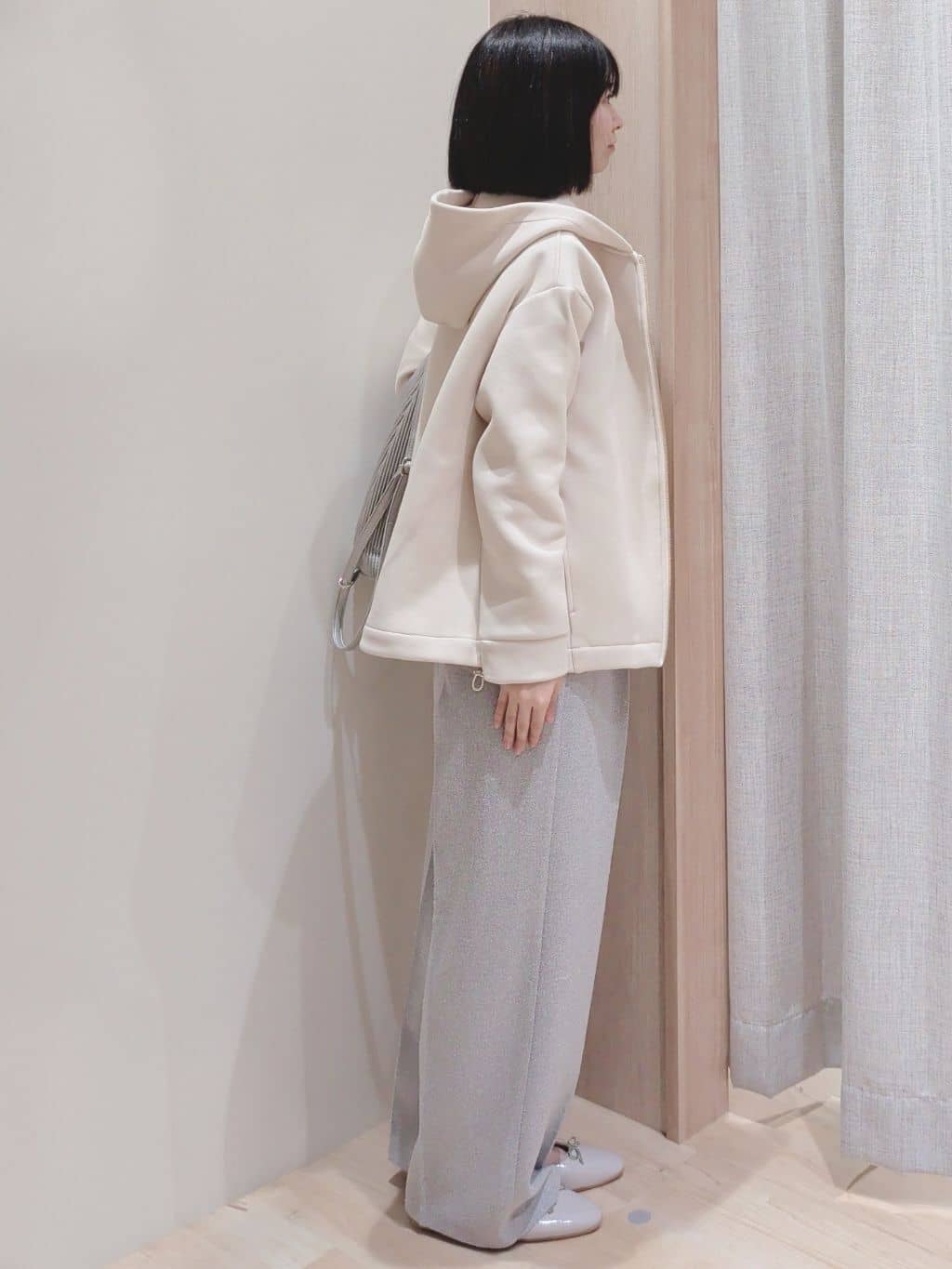 Yuiさんの「grove｜【おうちで洗える】顔周りすっきり、ボートネックニット」を使ったコーディネート