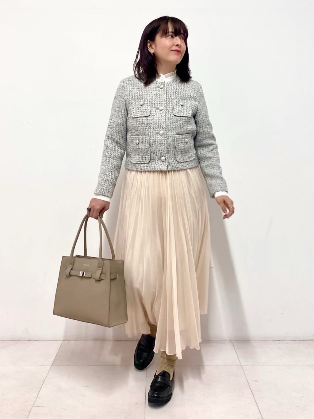 Sawaguchiさんの「DRESSTERIOR｜【ウォッシャブル/通勤】スタンドフリル ブラウス」を使ったコーディネート
