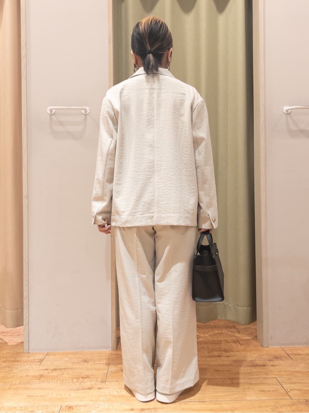 Kawa-sanさんの「SHOO･LA･RUE｜【S-LL/セットアップ可/イージーケア/UV】オンにもオフにも 軽やかシングルジャケット」を使ったコーディネート
