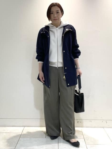 フミさんの「Reflect｜【撥水】ストレッチタフタミドル丈スタンドカラーコート」を使ったコーディネート