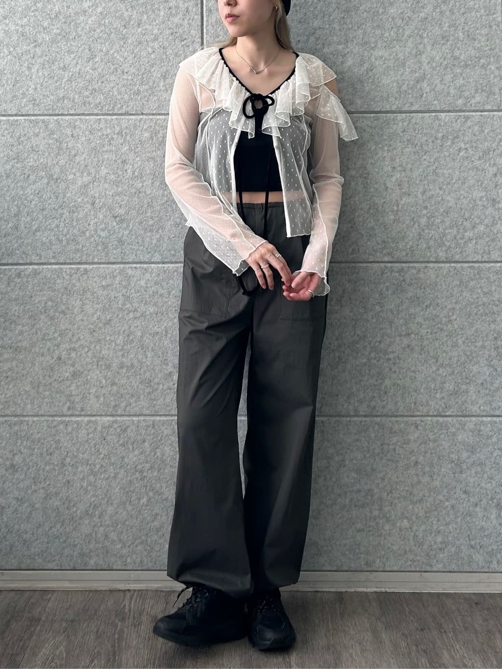 honoka Aさんの「CODE A｜tulle asymmetry blouse」を使ったコーディネート