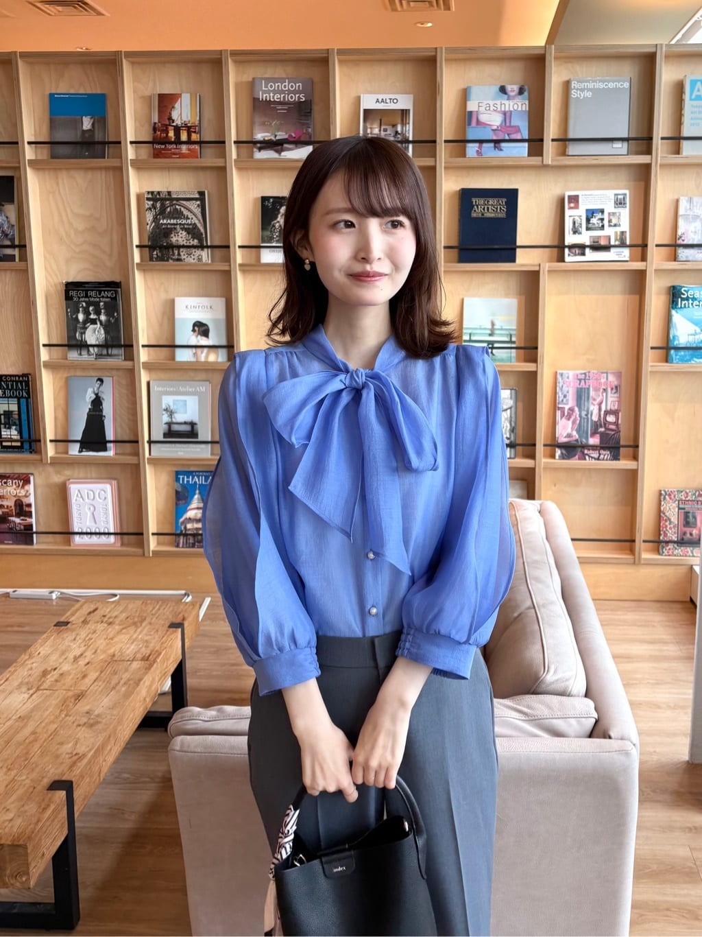 みさかさんの「index｜ストレッチスリムフレアパンツ【洗濯機OK】」を使ったコーディネート