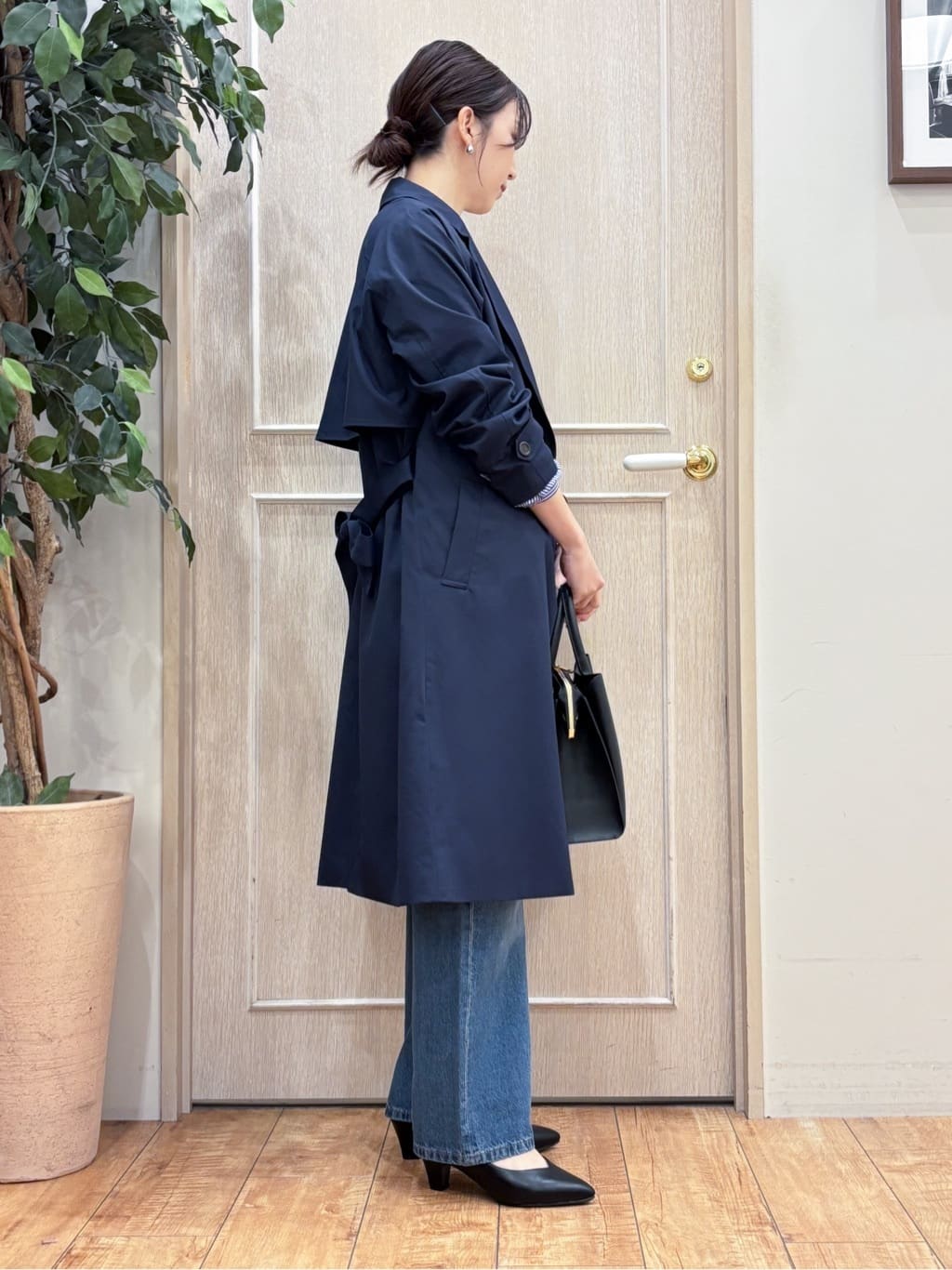なみさんの「SHOO･LA･RUE｜【S-LL/撥水】通勤やお出かけにも活躍 ロングトレンチコート」を使ったコーディネート
