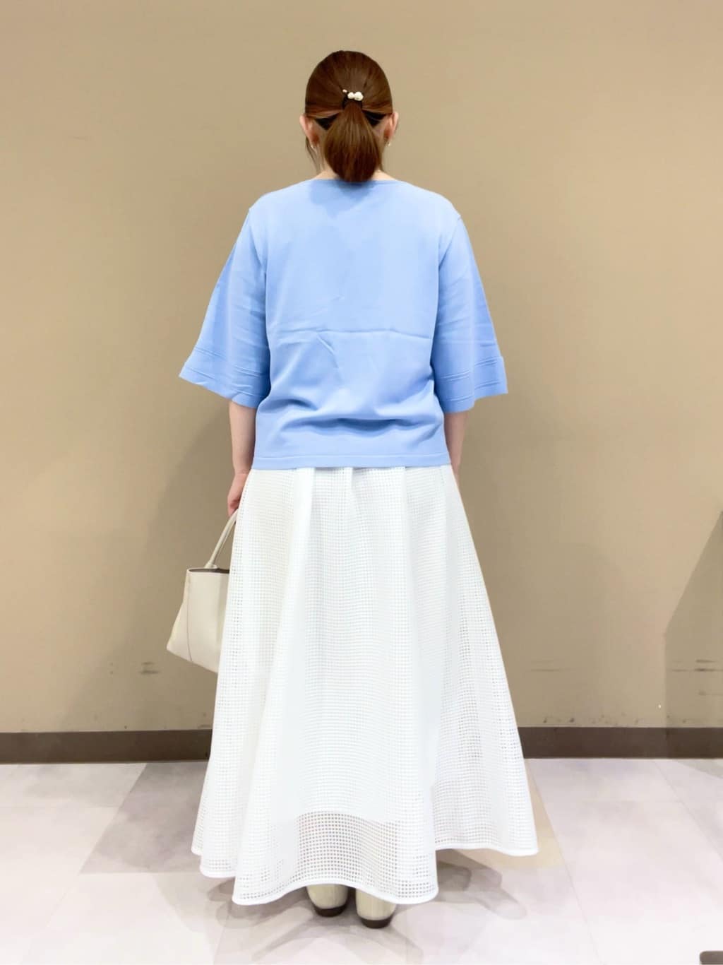 Tomoさんの「UNTITLED｜【洗える/清涼感】袖スリットニットプルオーバー」を使ったコーディネート