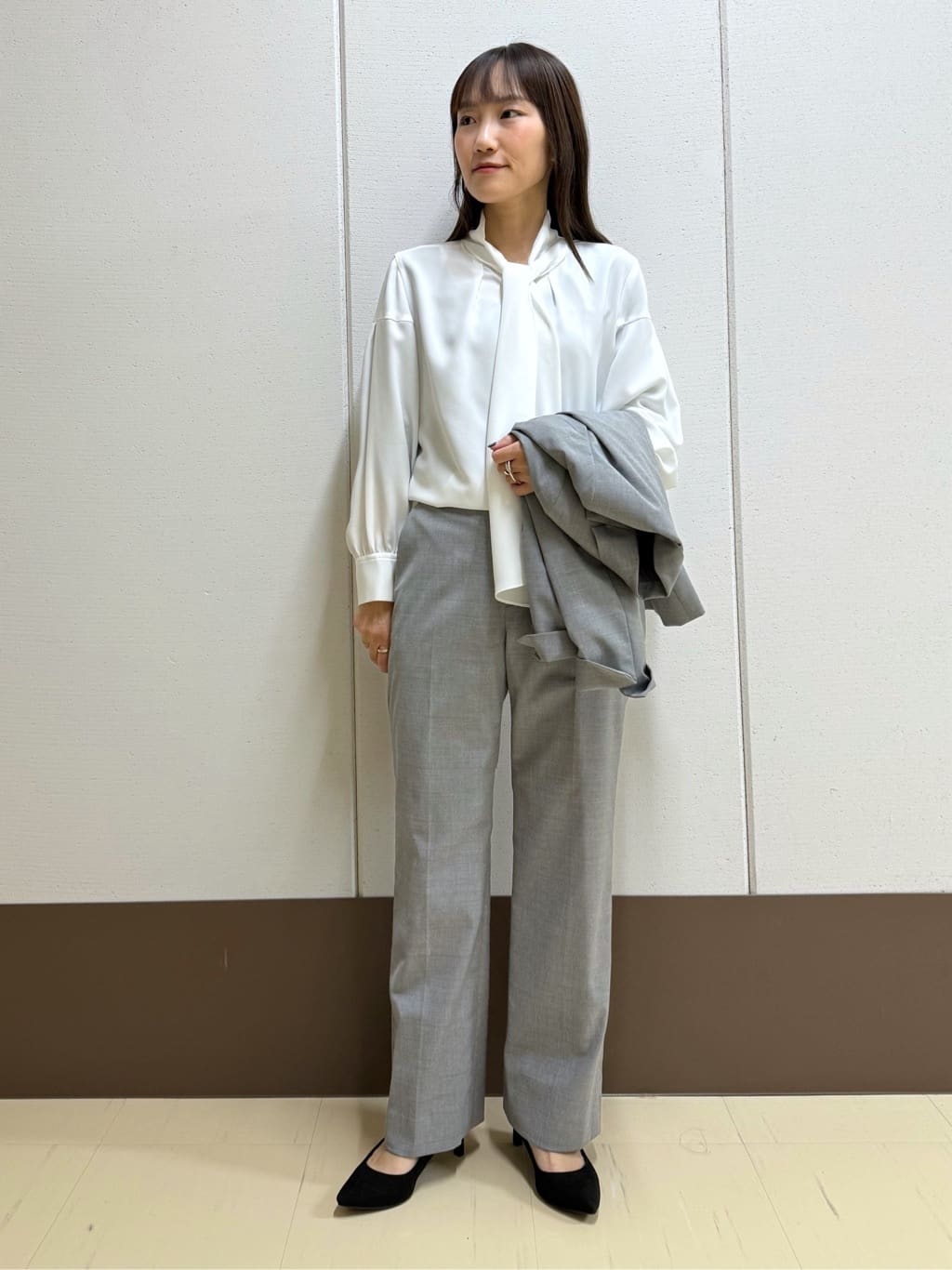 mamiさんの「INDIVI｜【洗える】ジョーゼットボウタイブラウス」を使ったコーディネート