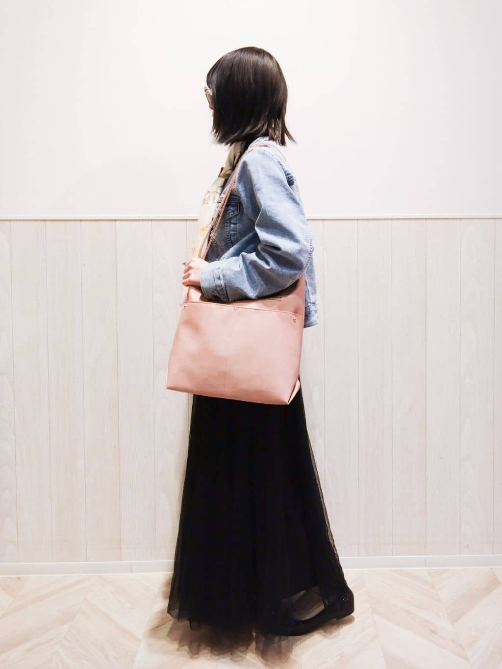 Suzuさんの「SHOO･LA･RUE｜【洗濯機可】上品で華やか スタンドフリルブラウス」を使ったコーディネート