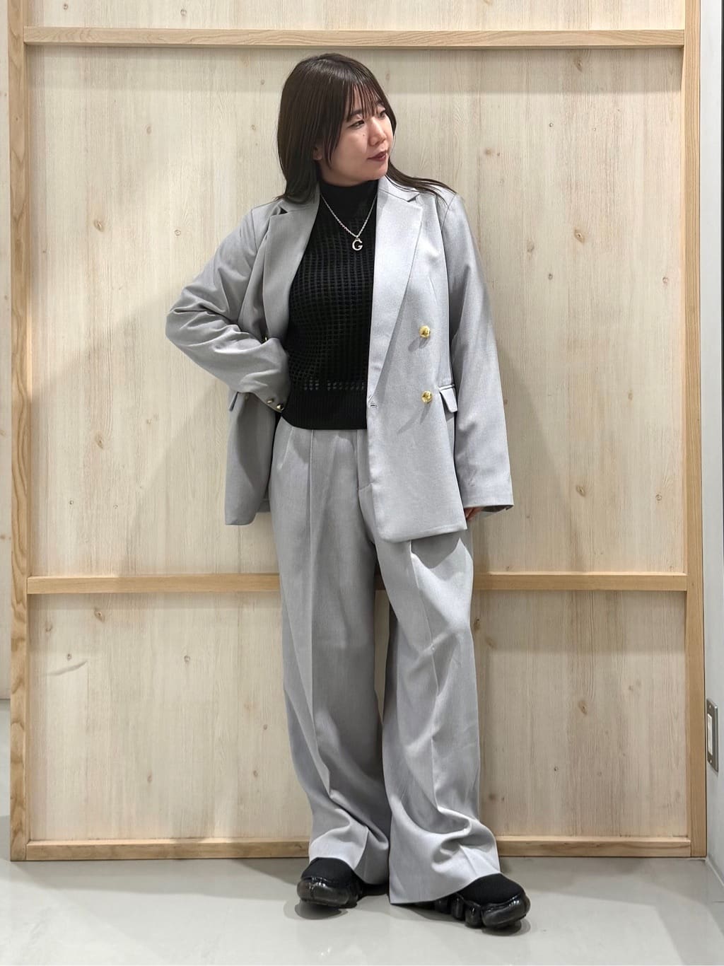 nanaさんの「THE SHOP TK｜【通勤にもデイリーにも】CAVIAN 金ボタンダブルブレストジャケット」を使ったコーディネート