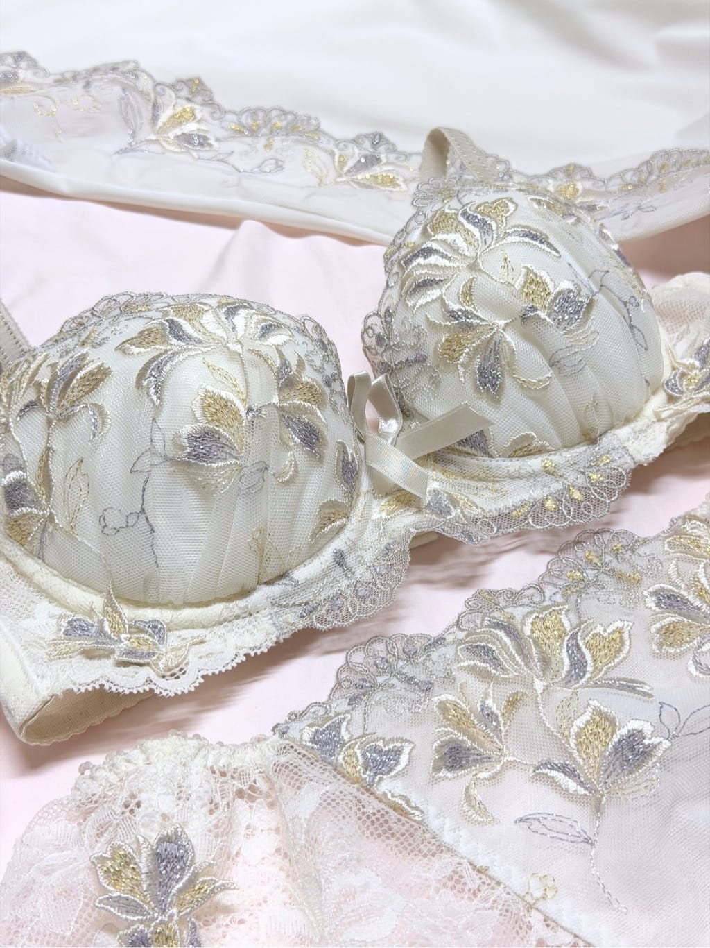 cocoさんの「Risa Magli｜リーゼル ブラジャー (D-F) ＜Side Shape（サイドシェイプ）＞」を使ったコーディネート