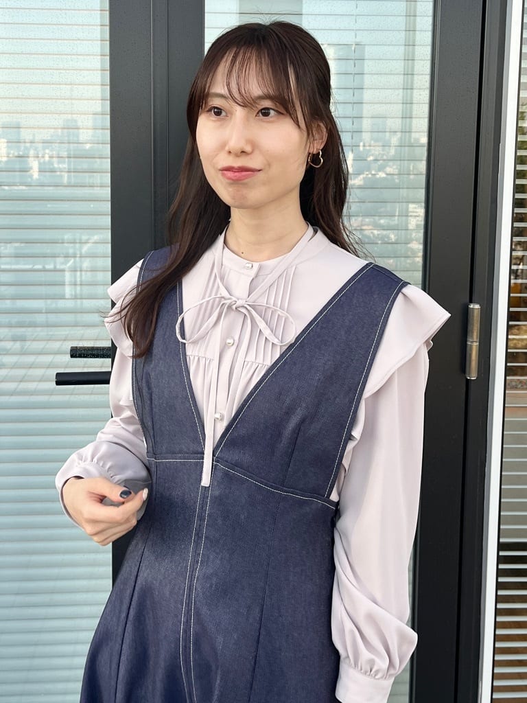 はばさんの「Couture brooch｜【洗える・リボン取り外し可】フリルジョーゼットブラウス」を使ったコーディネート