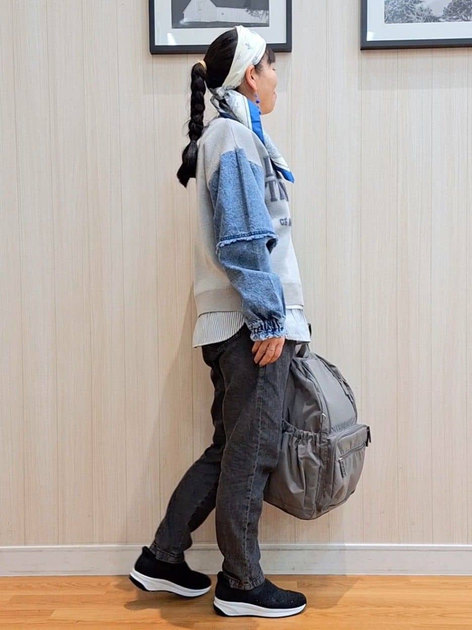 Saoさんの「SHOO･LA･RUE｜【防花粉/洗濯機可/S-LL】ゆったり着られる 大人のテントフーディージャケット」を使ったコーディネート