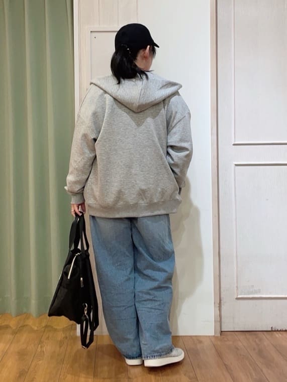 ke-yさんの「SHOO･LA･RUE｜【洗濯機可/S-LL】コーデの主役になる ロゴアソート 裏毛スウェット」を使ったコーディネート