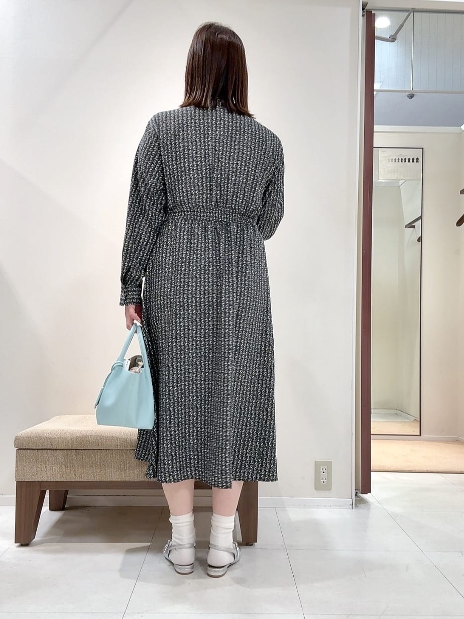 YUIさんの「UNTITLED｜【定番人気/はっ水/洗える】タスランショートトレンチコート」を使ったコーディネート