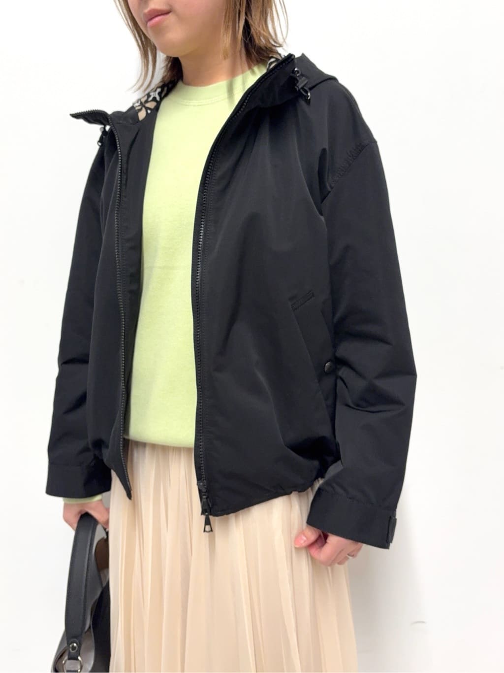 Nishijimaさんの「DRESSTERIOR｜【ウォッシャブル/撥水素材】撥水ツイル マウンテンパーカー」を使ったコーディネート