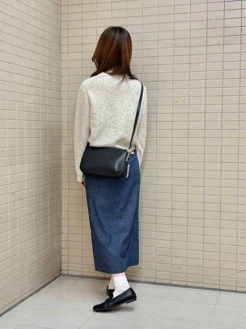 kyokaさんの「UNTITLED｜【洗える/後ろウエストゴム】デニム調シャンブレーナロースカート」を使ったコーディネート