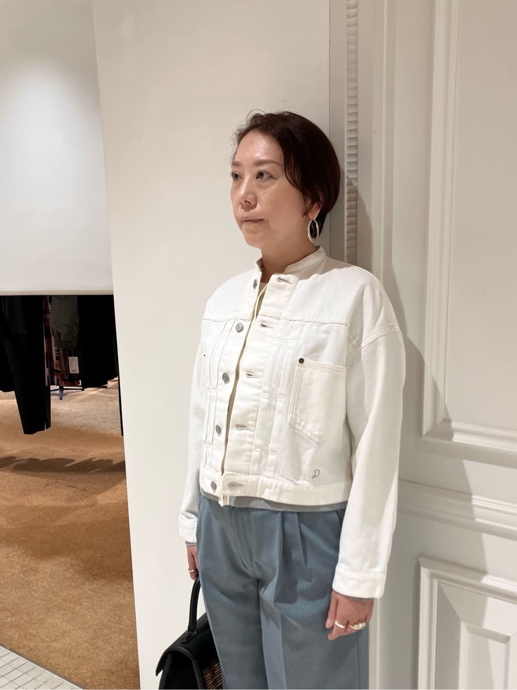 TAJIさんの「DRESSTERIOR｜【ウォッシャブル】バンドカラー ホワイトＧジャン」を使ったコーディネート