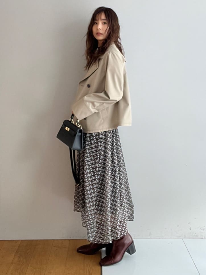 misaさんの「DRESSTERIOR｜【ウォッシャブル/撥水素材】Aラインショートトレンチジャケット」を使ったコーディネート