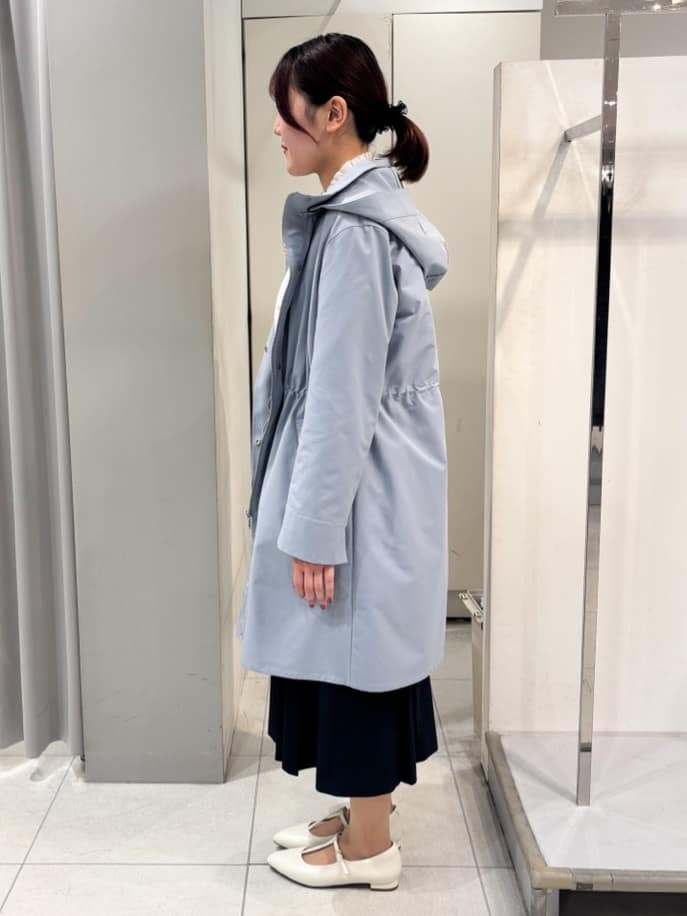 yuiさんの「Reflect｜【接触冷感】フリルネックサテンジャカードブラウス」を使ったコーディネート