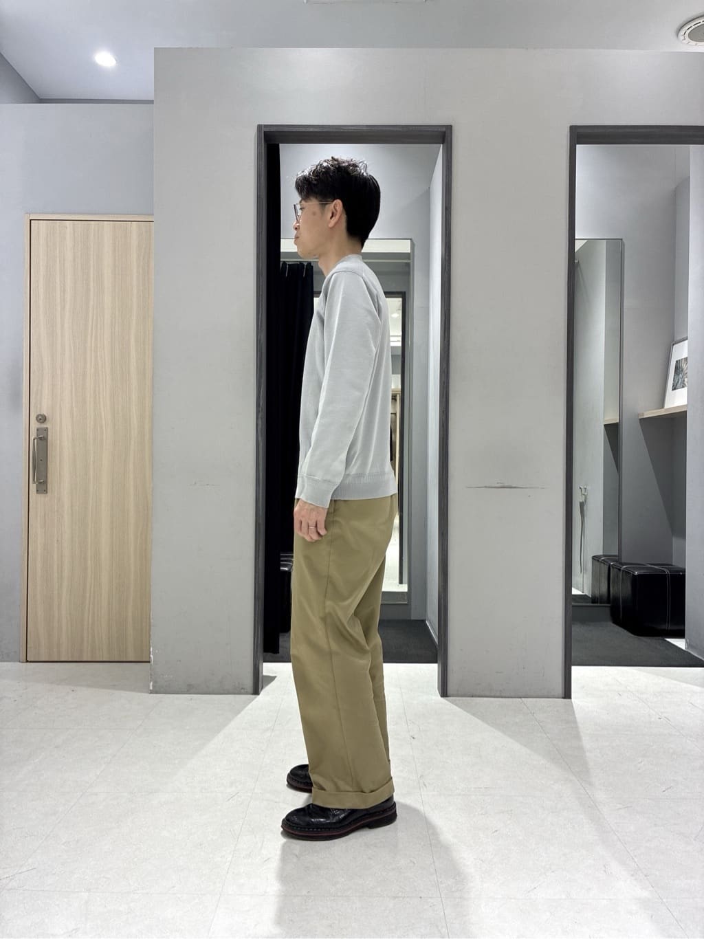 わいずみさんの「TAKEO KIKUCHI｜【抗菌防臭/シーズンレス】シアサッカーギンガムチェック ストレッチシャツ」を使ったコーディネート