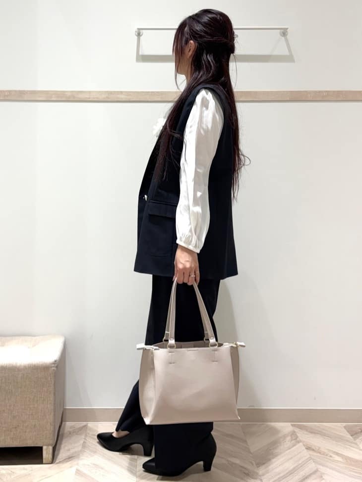 nanaさんの「SHOO･LA･RUE｜【セットアップ可/S-LL/洗濯機可】サッと羽織ってこなれ見え ダブルブレストジレ」を使ったコーディネート